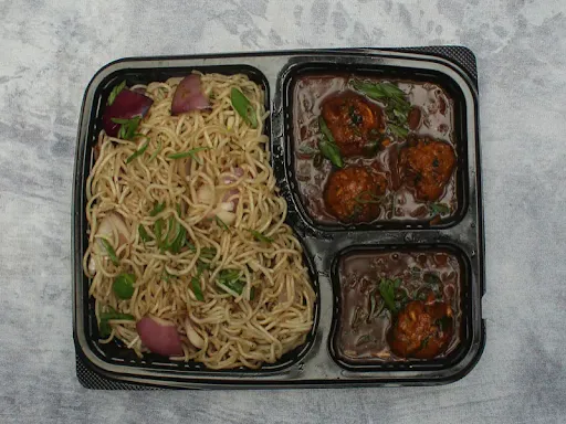 Hakka Noodles + Manchurian