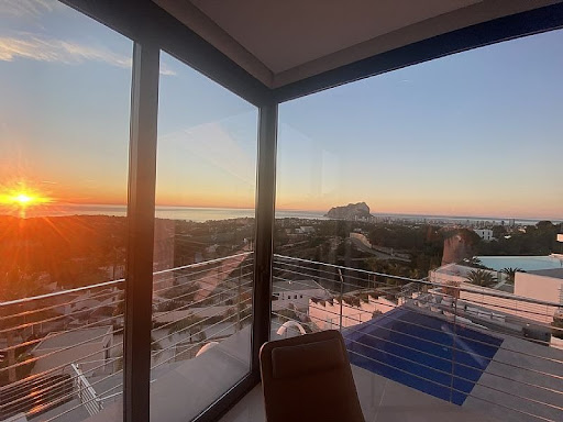 Villa avec piscine et terrasse 4