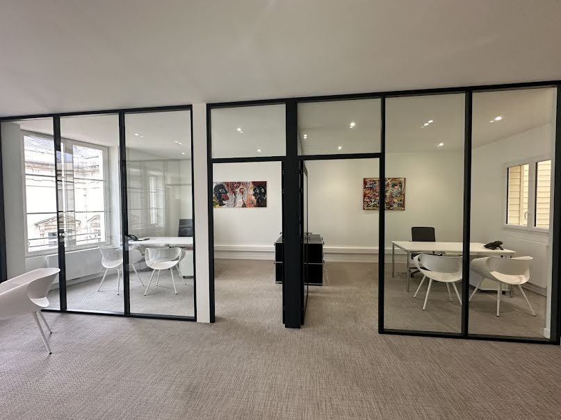 Location  locaux professionnels 5 pièces 123 m² à Orleans (45000), 2 230 €