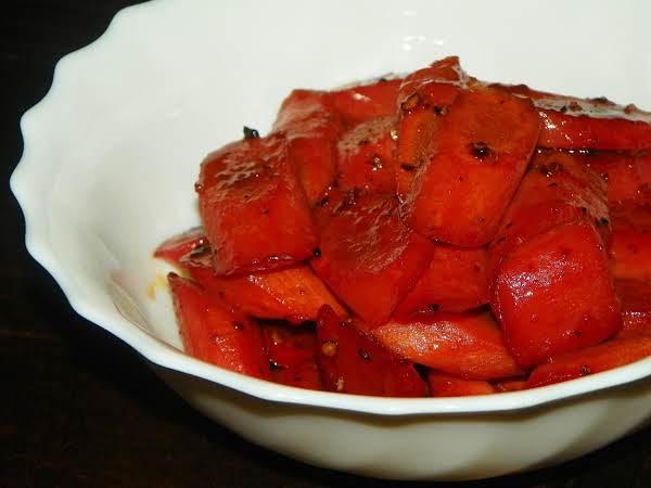 Pomegranate-Glazed Carrots_image