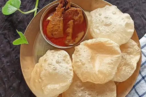 5 Luchi With Chicken Curry [2 Pieces]