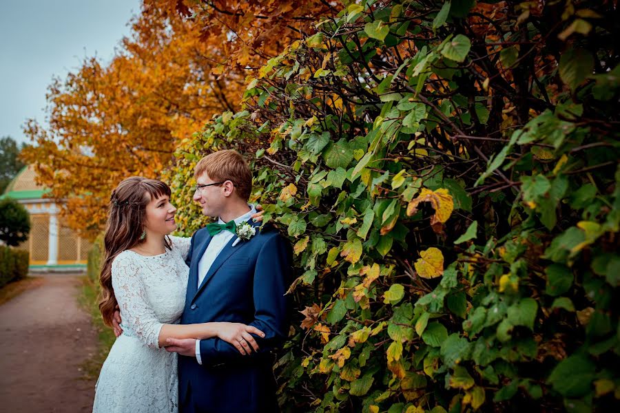 Fotógrafo de bodas Yuliya Rozhkova (uzik). Foto del 11 de octubre 2016