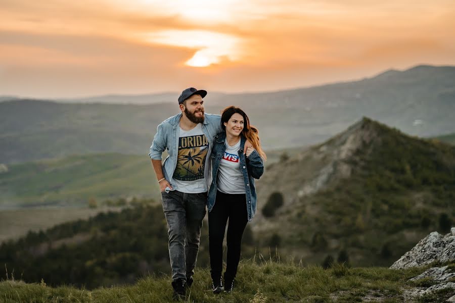 Fotógrafo de casamento Sergiu Irimescu (silhouettes). Foto de 30 de abril 2019