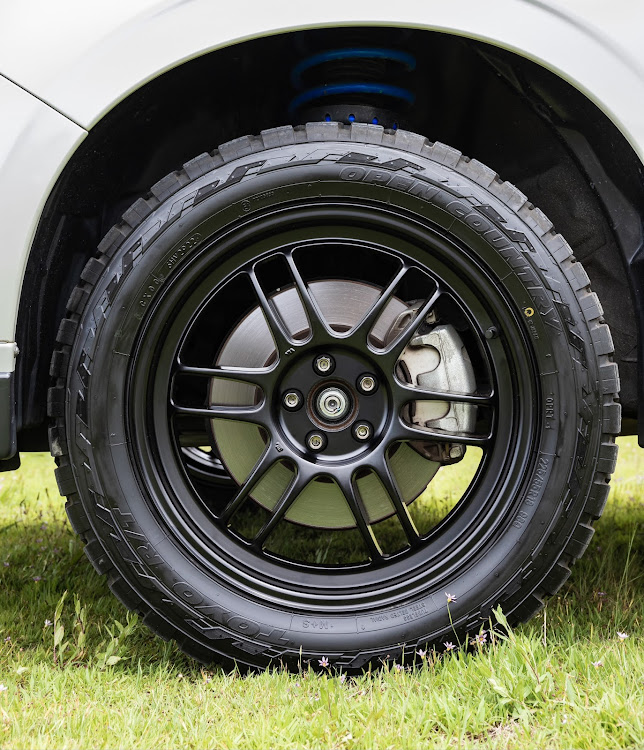 フォレスターのみんなでつくろうホイール図鑑・4×4・TOYOオープンカントリーR/T・一眼レフ撮影・9月もよろしくお願いします。に関するカスタム事例の投稿画像2枚目
