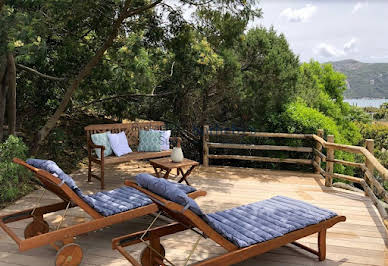 Maison avec piscine en bord de mer 1