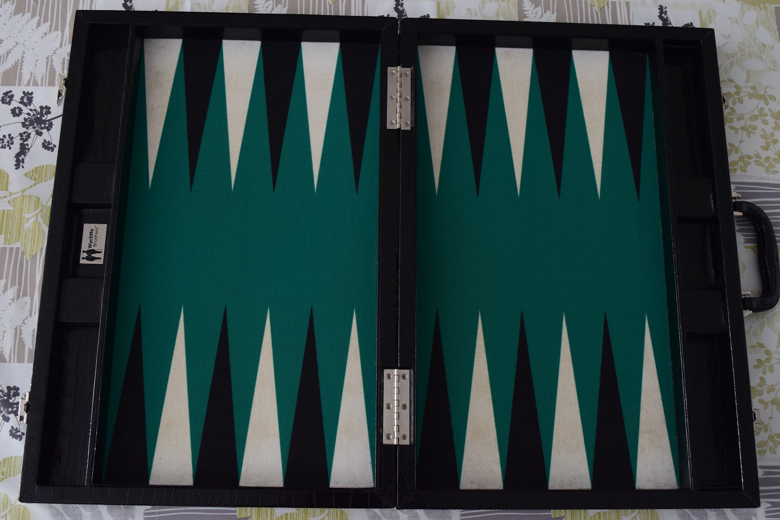 backgammon board