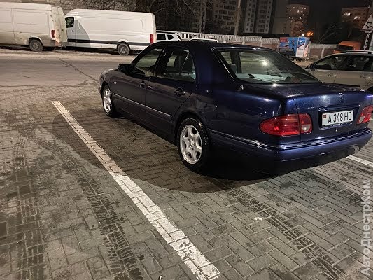 продам авто Mercedes E 220 E-klasse (W210) фото 3