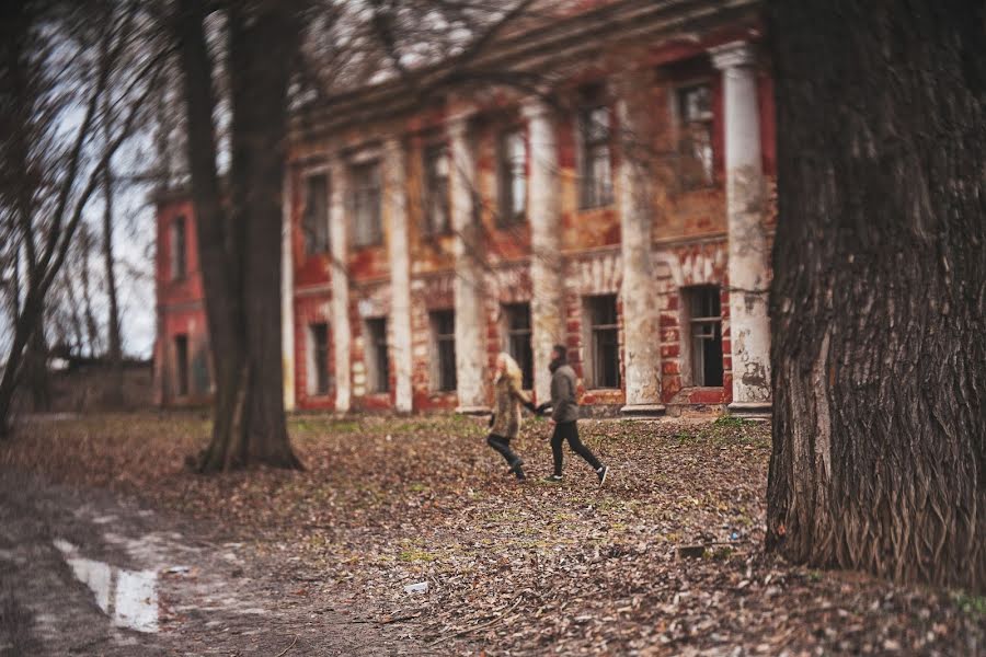 Fotógrafo de casamento Marat Kornaukhov (weddingphoto). Foto de 6 de dezembro 2015