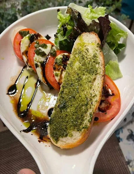 Mozzarella Salad