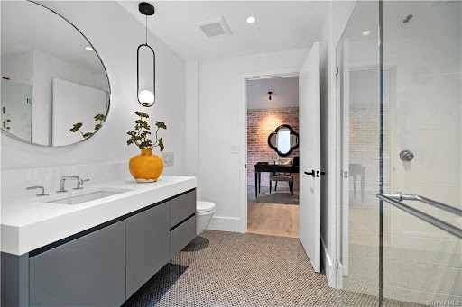 Apartment 5