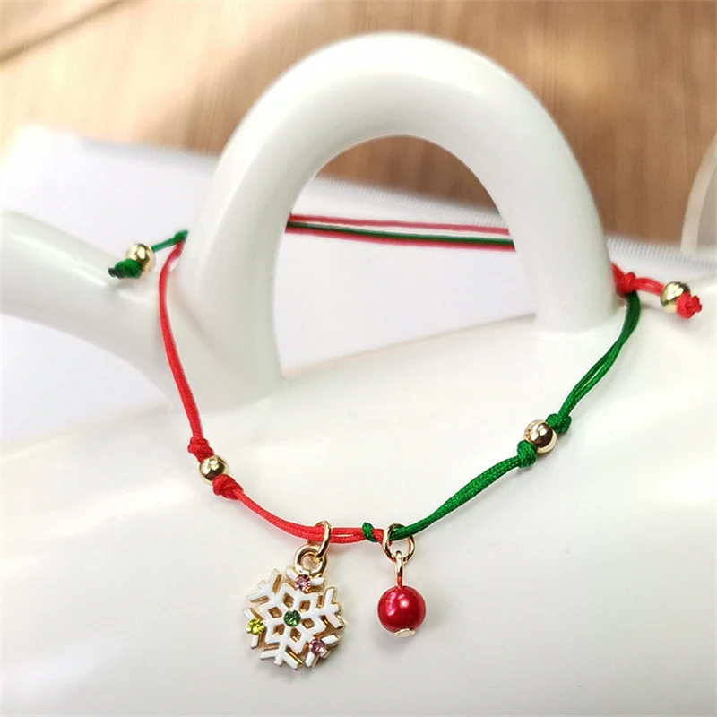 Title 2, Handgeweven armband met kerstversiering voor da...