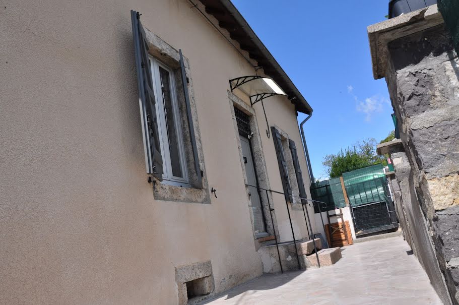 Vente maison 6 pièces 164 m² à Chavroches (03220), 189 900 €