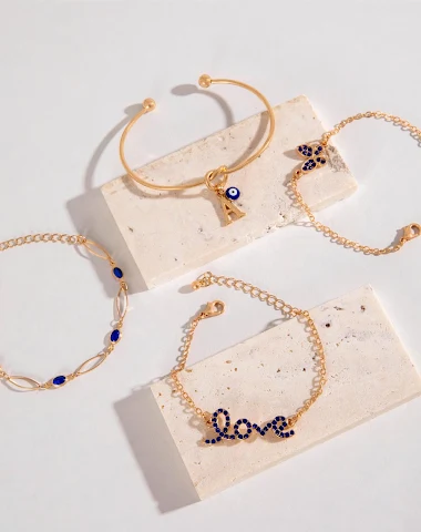 4-delige set armbanden met blauwe b - 1