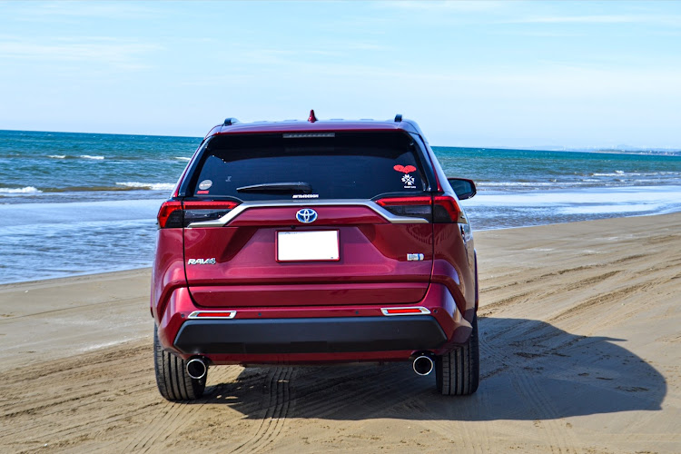 RAV4のRAV4・カスタム・塗装に関するカスタム事例の投稿画像2枚目