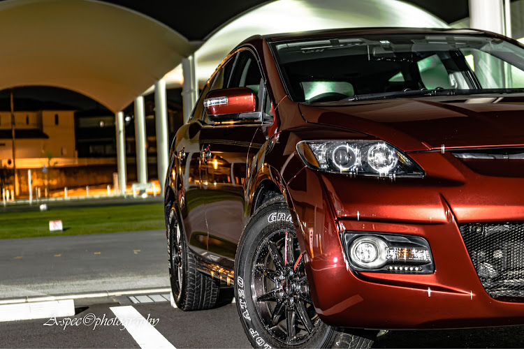 CX-7の単焦点レンズ・標準ズームレンズ・ボケ・近代的構造物・夜の撮影に関するカスタム事例の投稿画像5枚目
