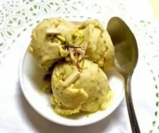 Vanilla Ice Cream With Kesar Badam Crush 150ML