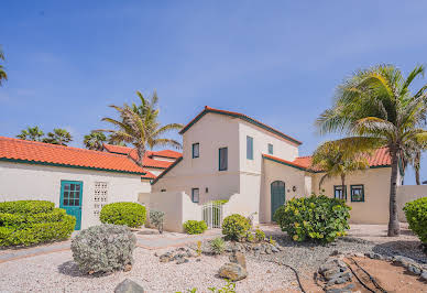 House with pool and garden 5