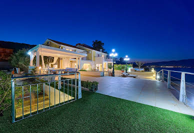 Villa with pool and terrace 3