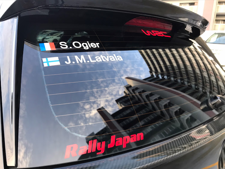 ポロのWRC・車種名エンブレムは有り派・ラリージャパン2022・オジェ・ラトバラに関するカスタム事例の投稿画像2枚目