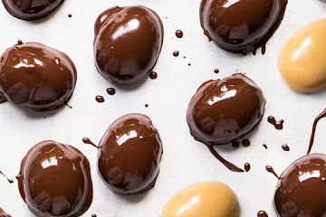 Chocolate Peanut Butter Keto Easter Eggs