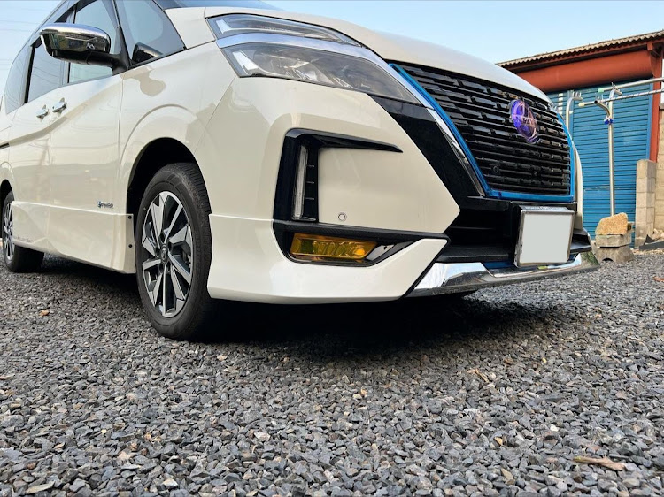 AutoOne【オートワン】さんが投稿したドライブ・セレナC27・セレナ乗りと繋がりたい・コンソールボックス・暑い、、暑いぞおおお！！に関するカスタム事例の投稿画像1枚目