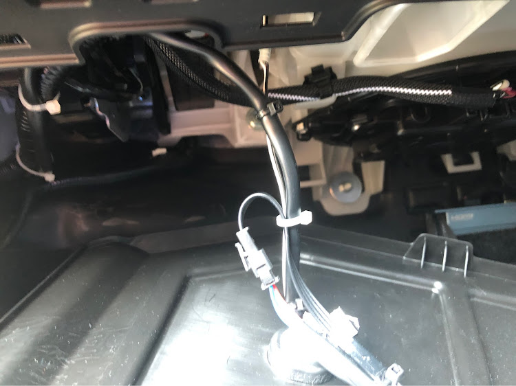 RAV4のスカッフプレート・DIY・ハロウィンに関するカスタム事例の投稿画像2枚目