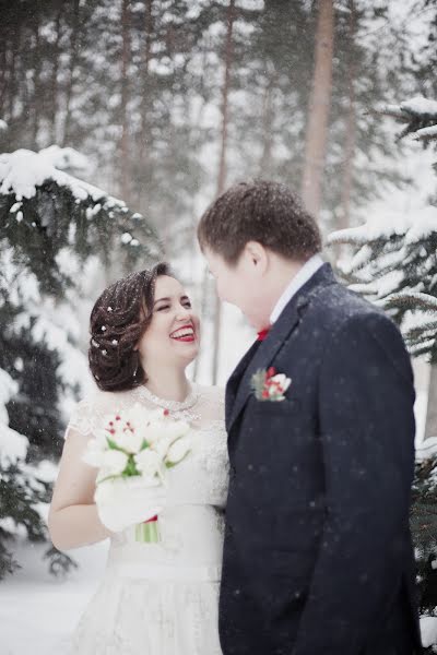 Wedding photographer Anastasiya Sharonova (sharonovaaa). Photo of 17 January 2017