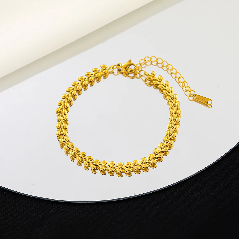 Collier minimaliste en acier inoxydable couleur blé de titane – Un bijou élégant pour femme, résistant et parfait au quotidien. Un accessoire discret et chic.