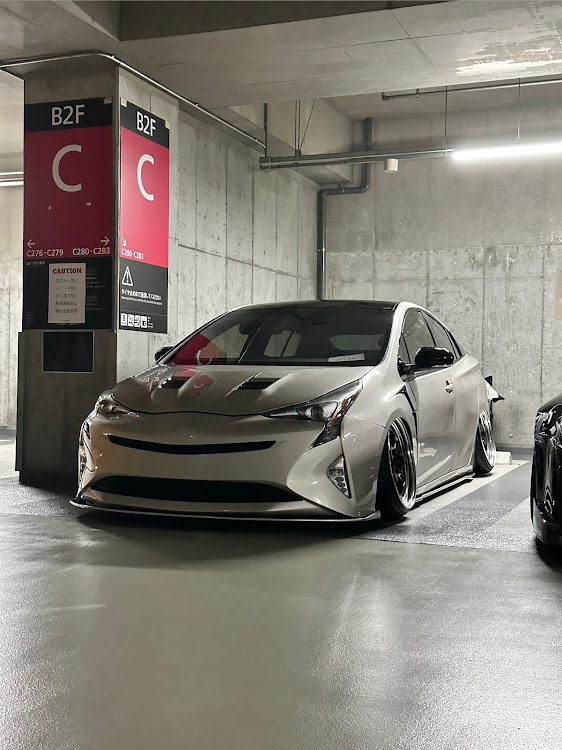 プリウスの#tokyo motor collection・#50プリウス・#生脚・#スムージング・#燃タン移設に関するカスタム事例の投稿画像3枚目
