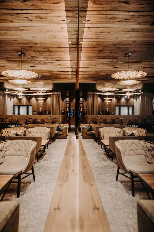 DAS EDELWEISS restaurant interior