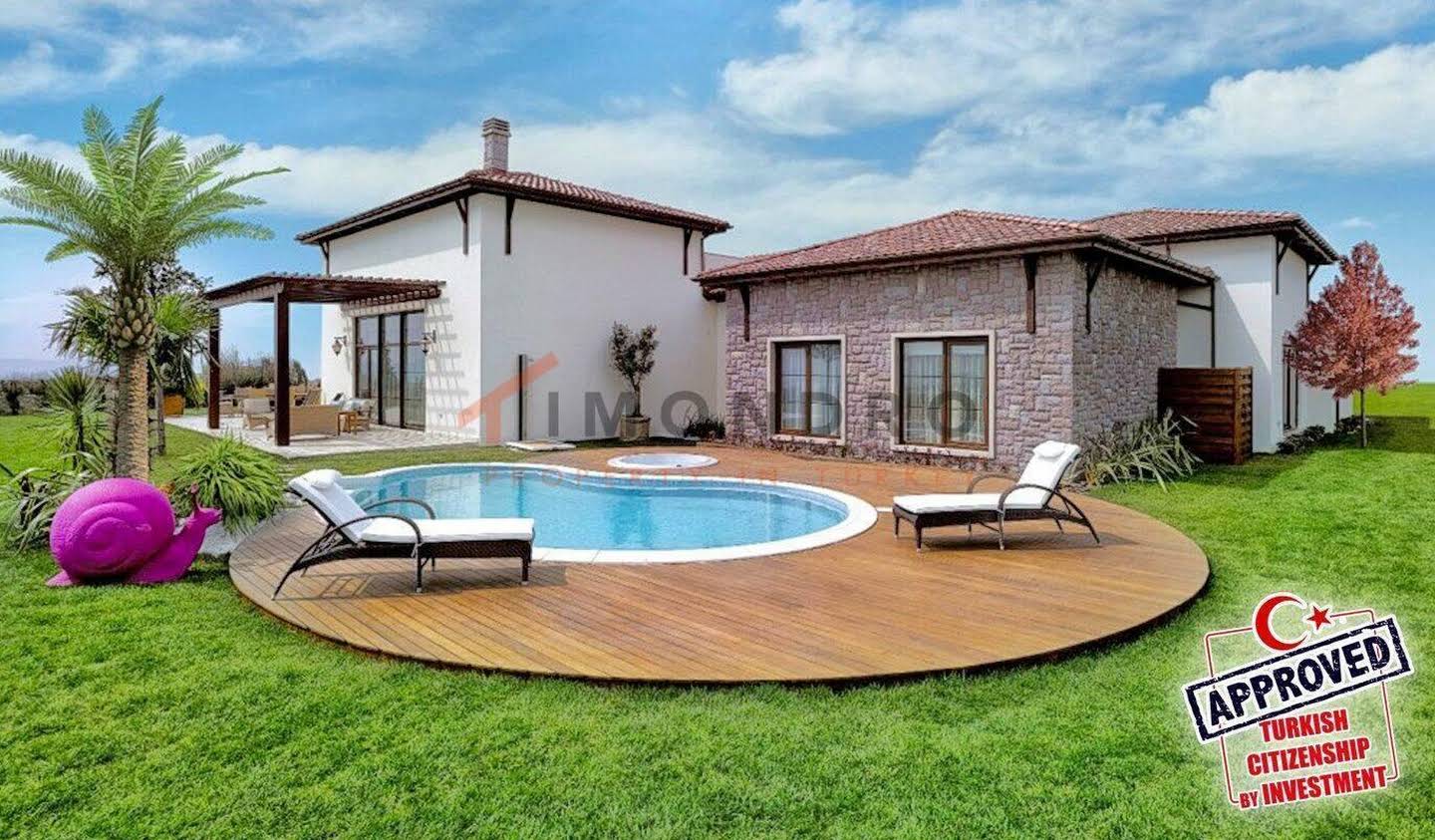 House with pool İstanbul