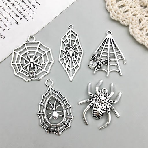 Title 4, Zinc Alloy Spider Accessories Pendant A unique ...