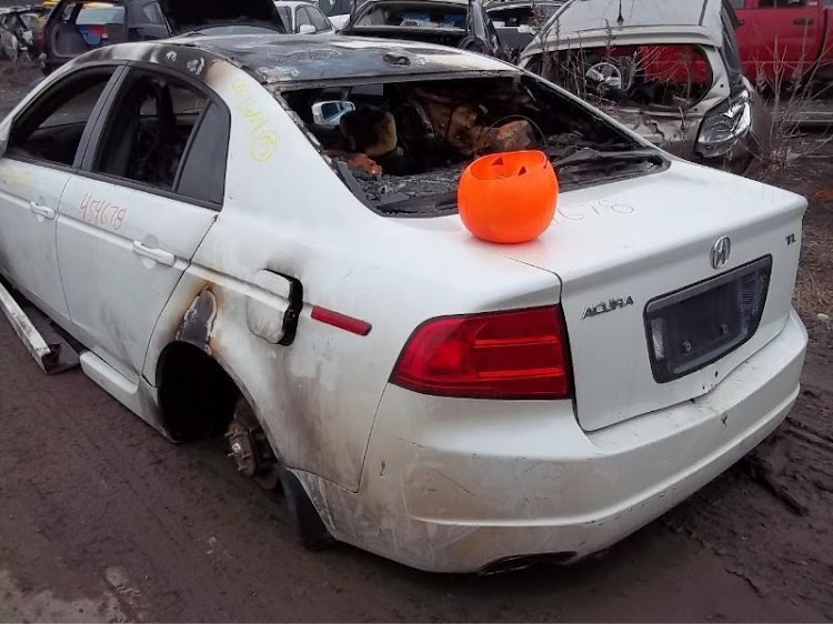 TLのアキュラ・火の用心・廃車・歯医者・敗者に関するカスタム事例の投稿画像1枚目