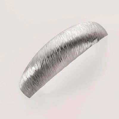Barrettes géométriques en métal brossé à clip ressort – accessoire capillaire élégant pour coiffures faciles, offrant maintien sûr et un look sophistiqué.