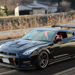 NISSAN GT-R