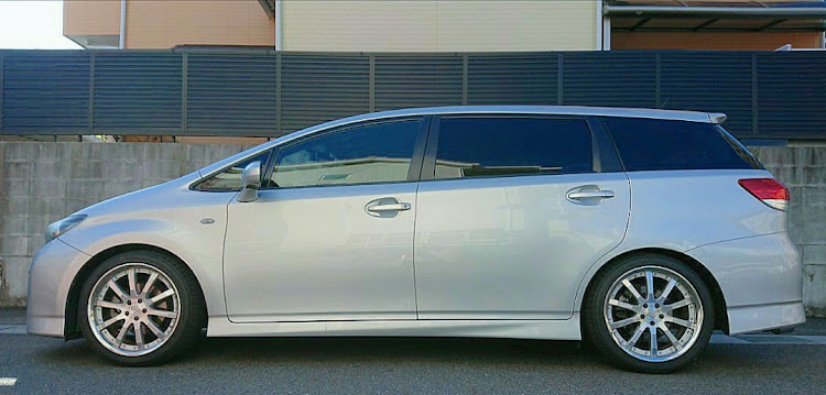 ウィッシュのあなたの愛車のカスタム遍歴・名古屋摩天楼・まだまだカスタムしたいに関するカスタム事例の投稿画像4枚目