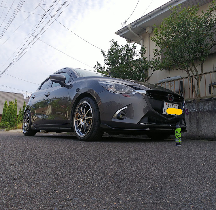 デミオのうるせぇとりデミ・おしゃれDJクラブ・ﾏｼｰﾝｸﾞﾚｰﾌﾟﾚﾐｱﾑﾒﾀﾘｯｸ・MAZDA限定オフ会in宮城・ﾌﾞｰﾄﾞｩｰﾗｲﾄﾞ（ディテイラー）に関するカスタム事例の投稿画像1枚目
