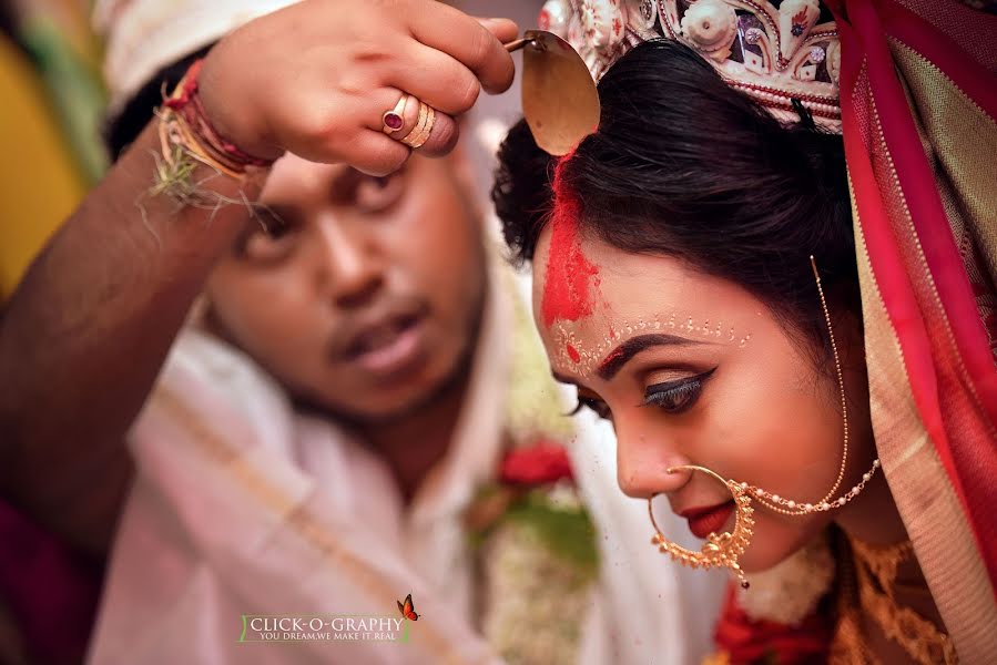 Wedding photographer Sandipta Sourav Paul (clickography10). Photo of 9 December 2020