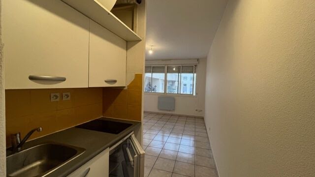 Location  appartement 1 pièce 21 m² à Perpignan (66000), 350 €