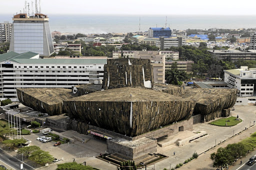 Malam Dodoo National Theatre, site specific installation by Ibrahim Mahama, 1992-2016.