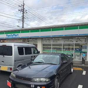 スカイライン R33