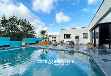 Maison avec piscine et terrasse 1