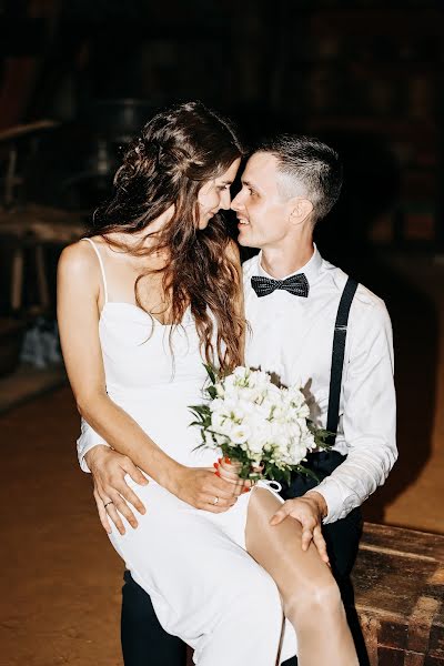 Fotógrafo de casamento Oksana Bebrisha (luarlv). Foto de 10 de janeiro 2023