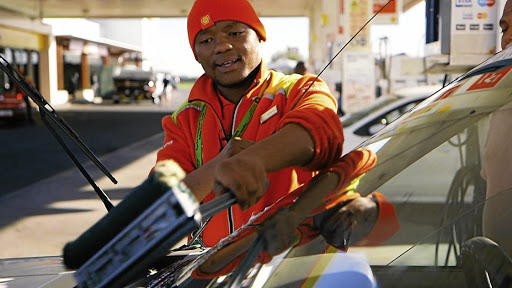 Shell has pledged to donate R500,000 to a charity of petrol attendant Nkosikho Mbele's choice.