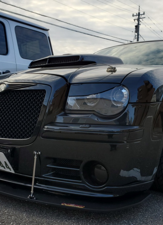 300C セダンのアイライン取付・DIY・クライスラー300cに関するカスタム