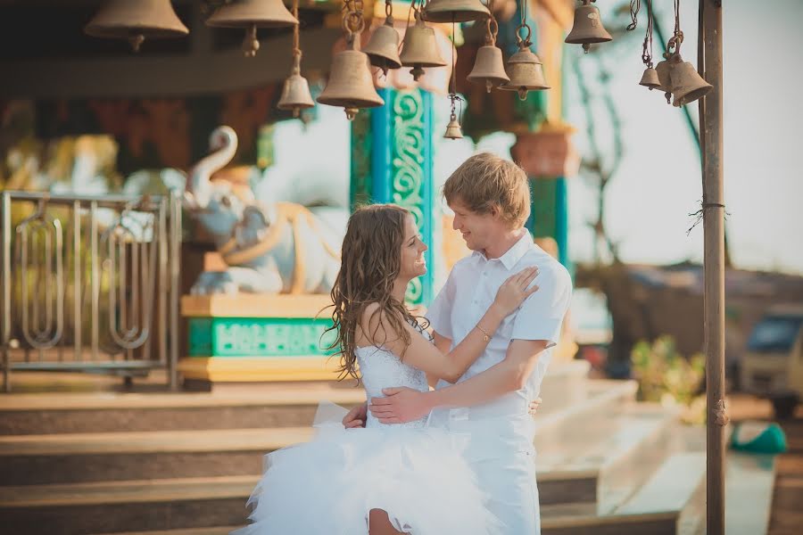 Wedding photographer Anton Karpenko (savemoment). Photo of 23 March 2014