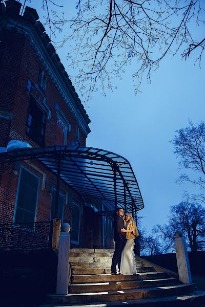 Fotógrafo de casamento Svyatoslav Dyakonov (slavalis). Foto de 7 de março 2016