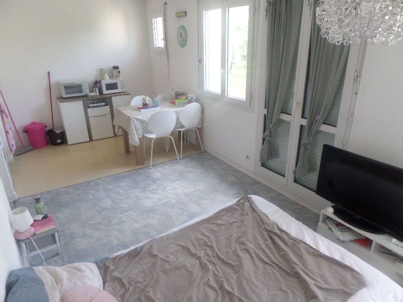 Location  appartement 1 pièce 28 m² à Limoges (87000), 340 €