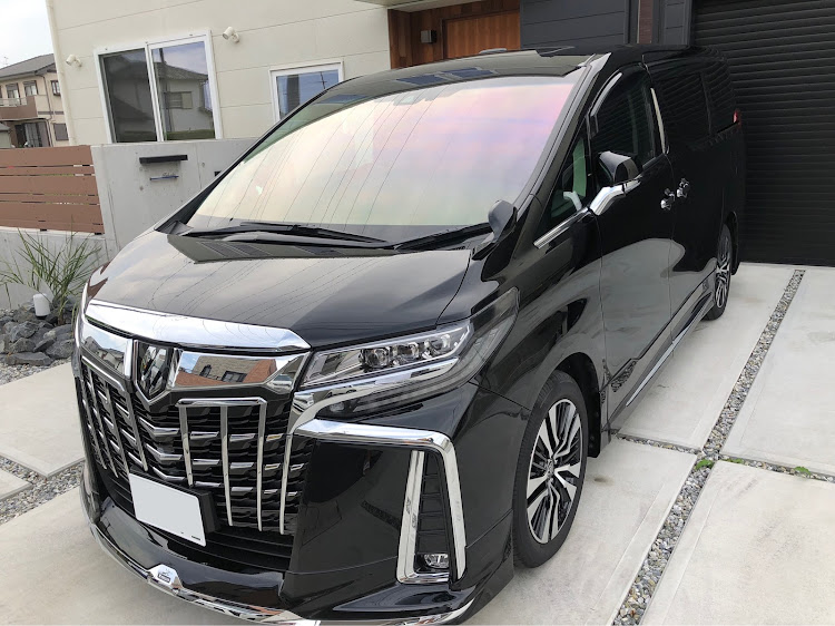 アルファードのゴースト2・梅雨の晴れ間・カールソン2/6・フィルム貼り・DIYに関するカスタム事例の投稿画像1枚目