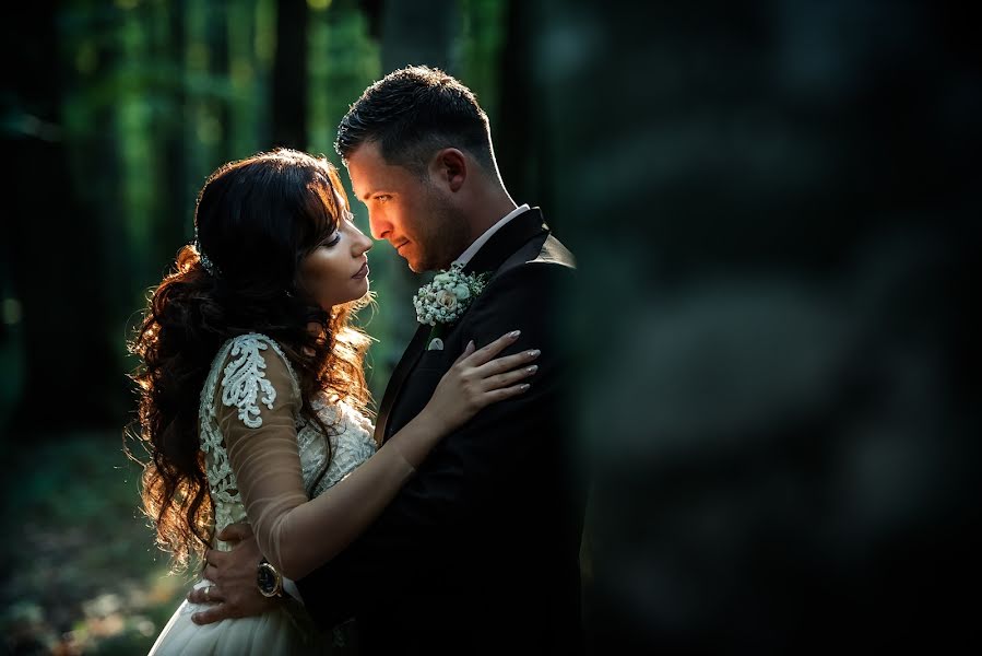 Wedding photographer Marius Ilincaru (ilincaru). Photo of 17 November 2019